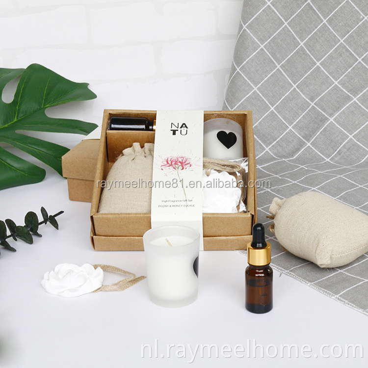 70 g geurende kaars en 10 ml olie in natuurlijke zwarte riet diffuser fles met geurende sachet